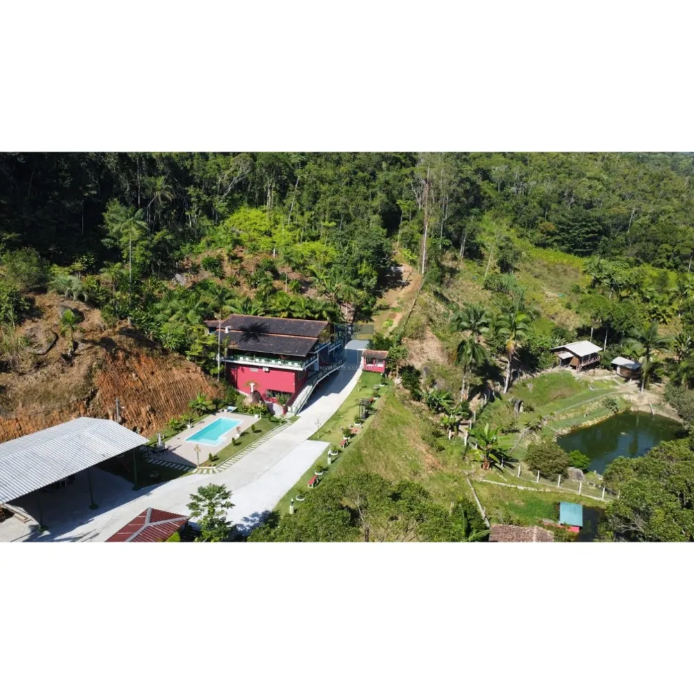 Sitio impecável com 16080 m² bairro Claraíba Nova Trento/SC