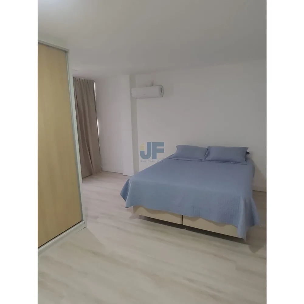 Maravilhoso Sobrado Mobiliado no Centro de Balneário Camboriú Localização privilegiada