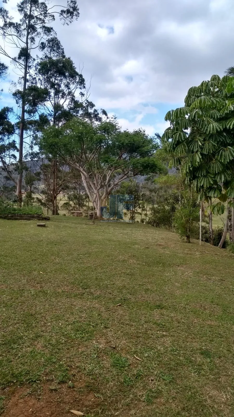 Lindo sítio em área rural de Camboriú no Braço, escriturado com 31.990,00 M² .