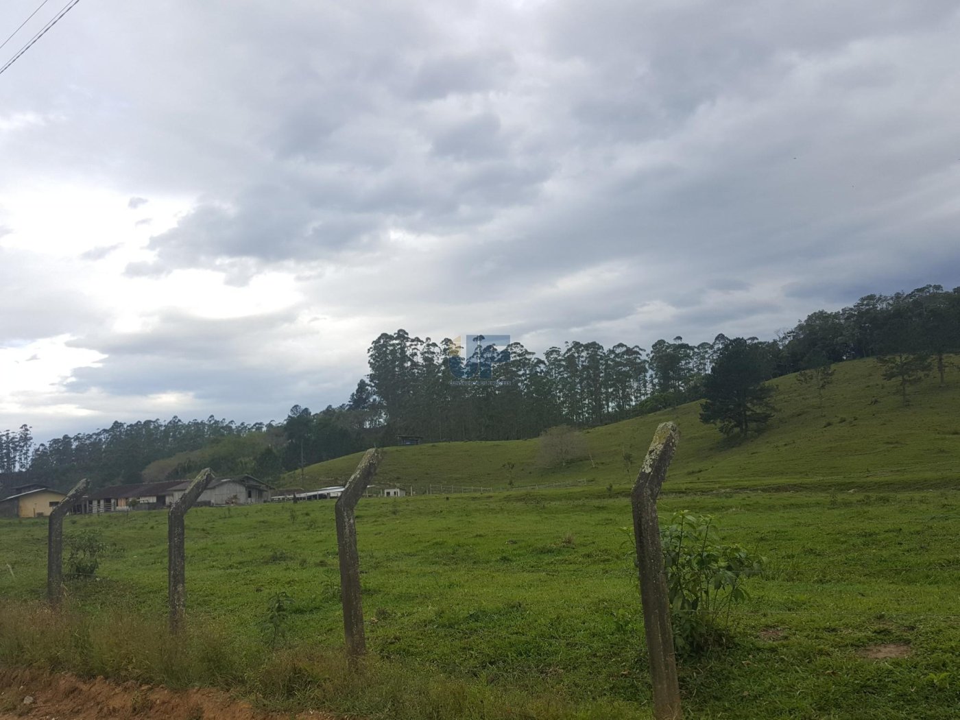 Esse sítio no bairro Rio do Meio, em Camboriú, é uma verdadeira oportunidade.