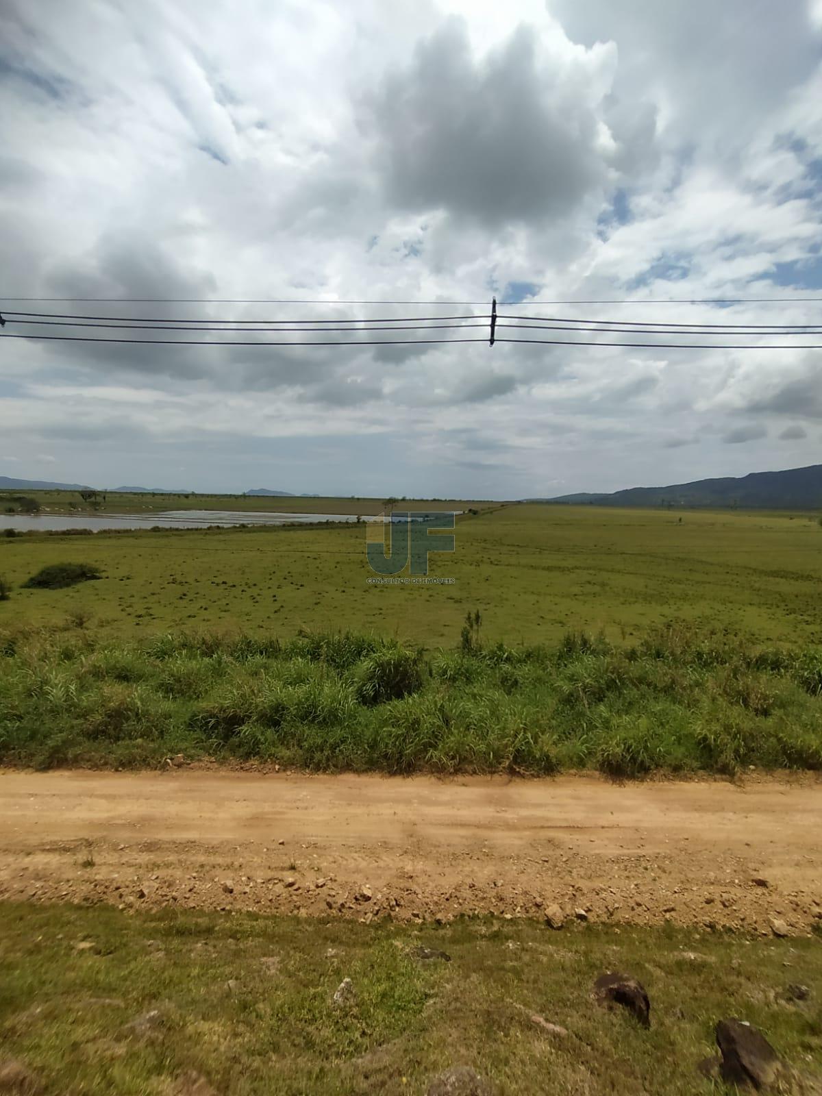 Terreno para loteamento e condomínio com grande potencial frente Br-101 .