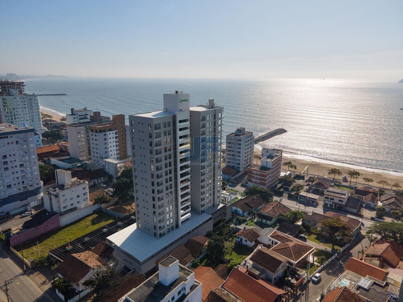 Venha conhecer esse incrível apartamento à venda em Balneário Piçarras Centro.