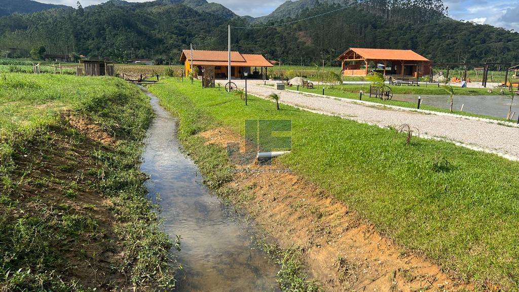 SÍTIO COM ESTRUTURA COMPLETA A VENDA EM TIJUCAS