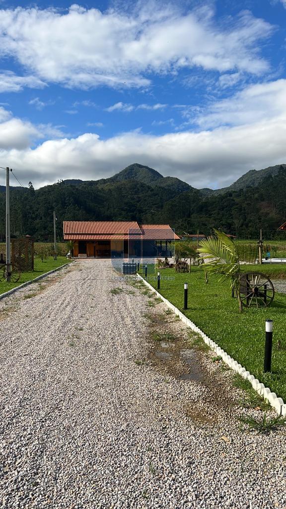 SÍTIO COM ESTRUTURA COMPLETA A VENDA EM TIJUCAS