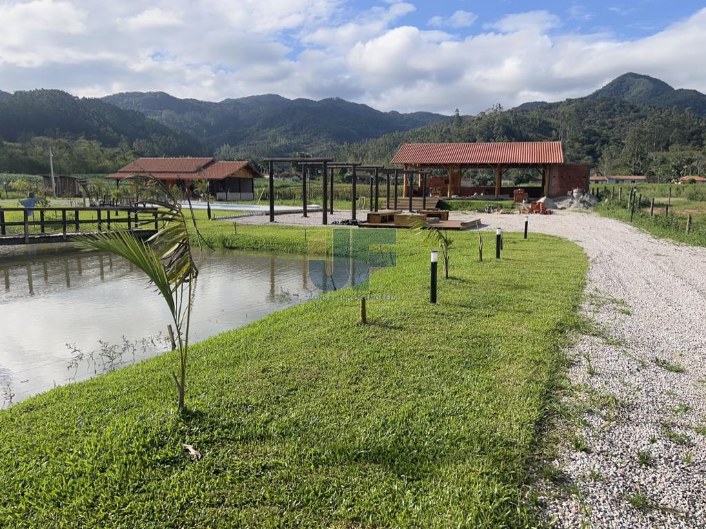 SÍTIO COM ESTRUTURA COMPLETA A VENDA EM TIJUCAS