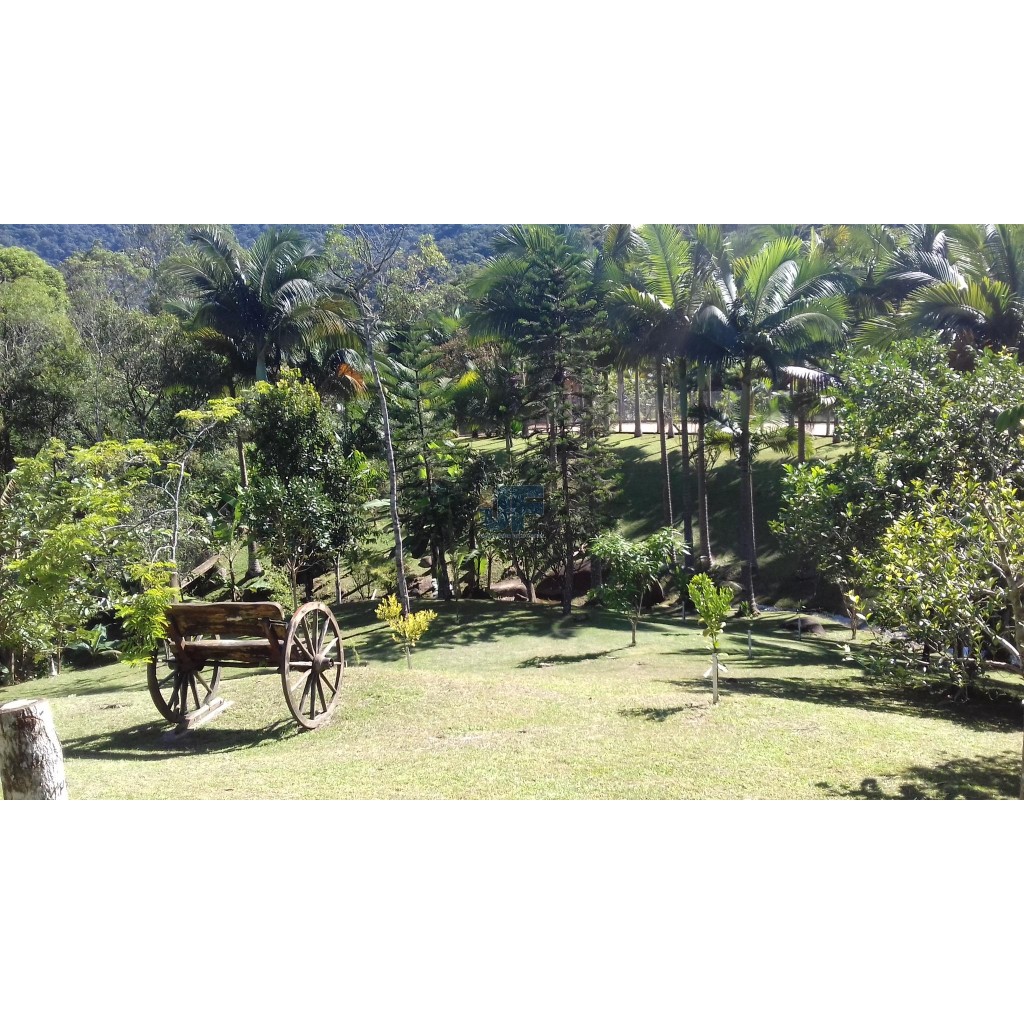 Sitio para Quem Tem Bom Gosto Encontra - Se A 24 Km De Balneário Camboriú    