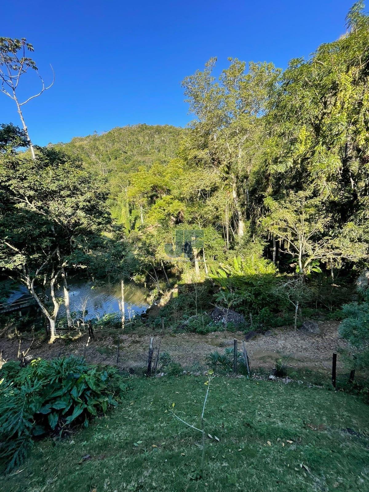 Esse sítio de alto padrão em Balneário Camboriú, no bairro Nova Esperança