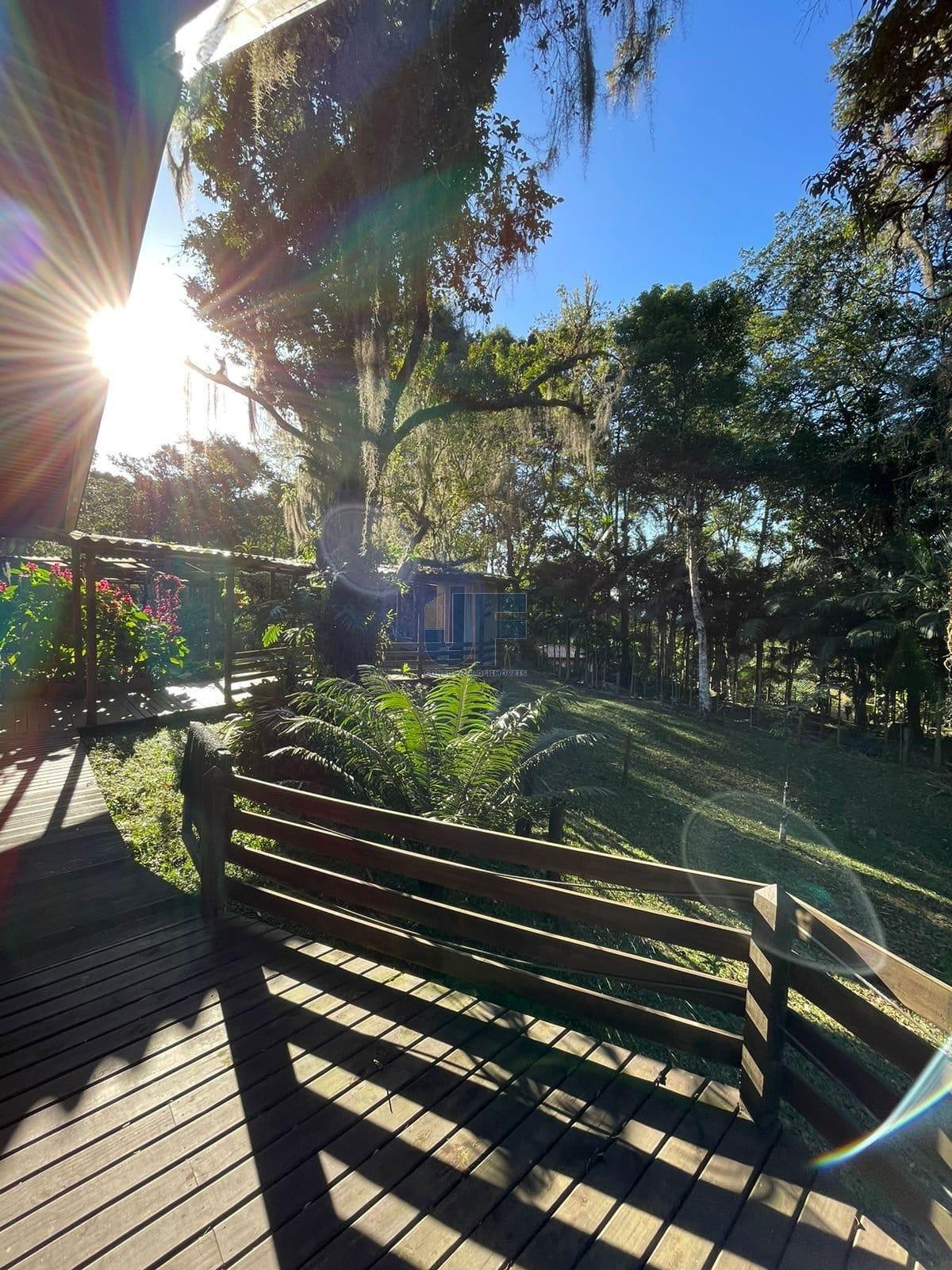 Esse sítio de alto padrão em Balneário Camboriú, no bairro Nova Esperança
