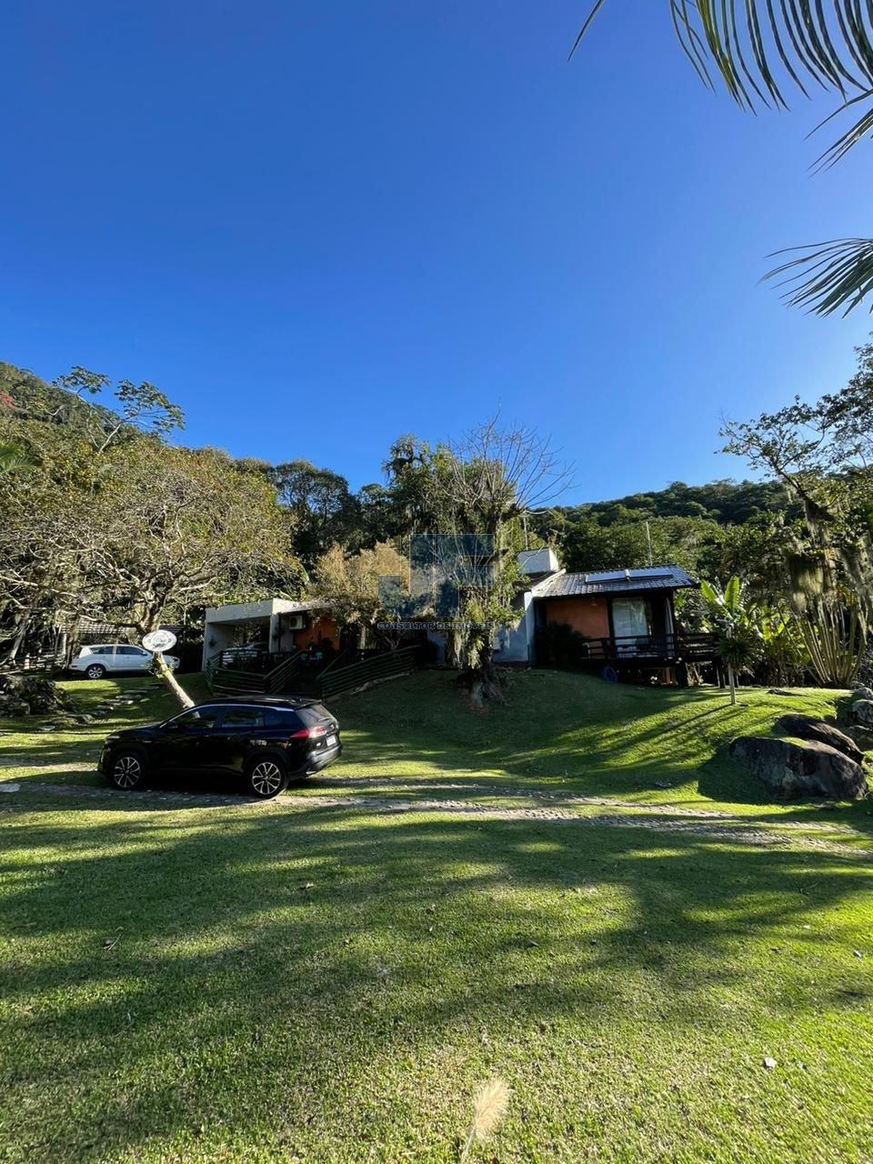 Esse sítio de alto padrão em Balneário Camboriú, no bairro Nova Esperança
