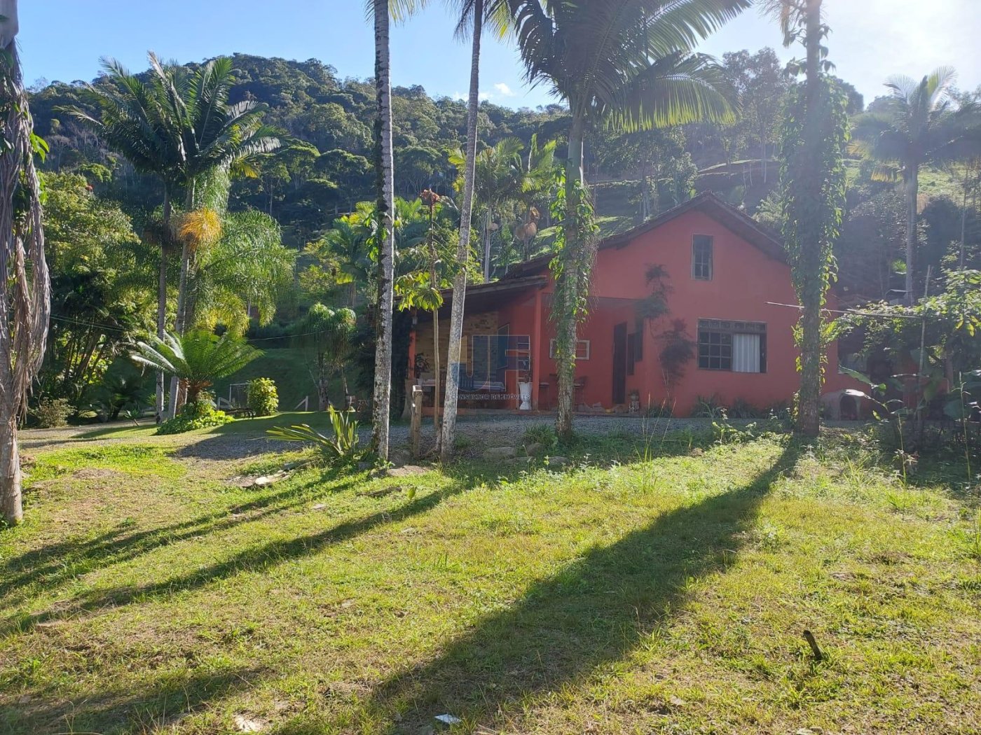 Esse sítio no bairro Limeira, em Brusque/SC, é uma excelente opção.