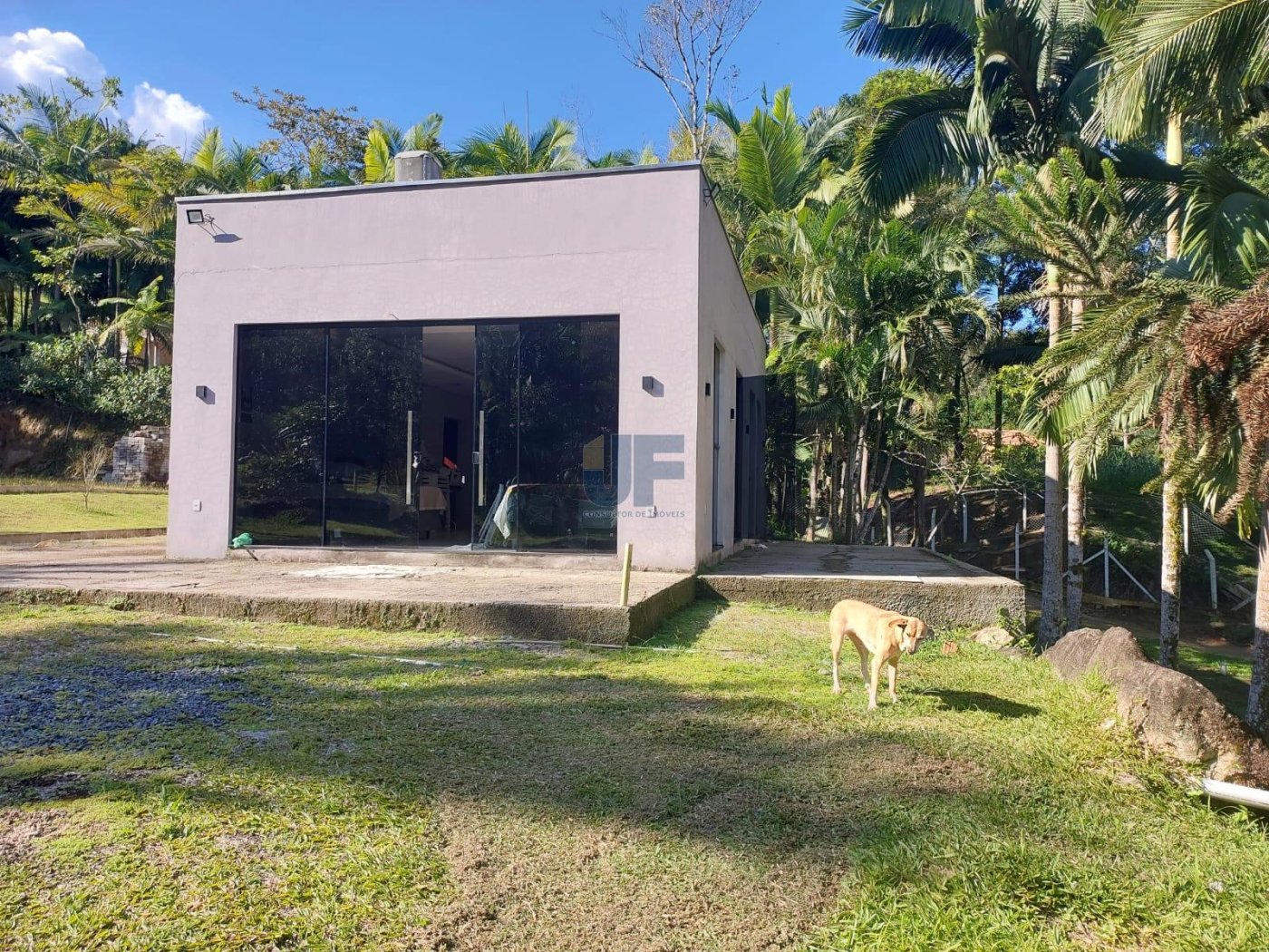 Esse sítio no bairro Limeira, em Brusque/SC, é uma excelente opção.