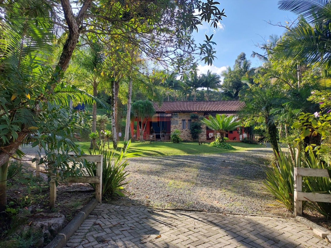Esse sítio no bairro Limeira, em Brusque/SC, é uma excelente opção.