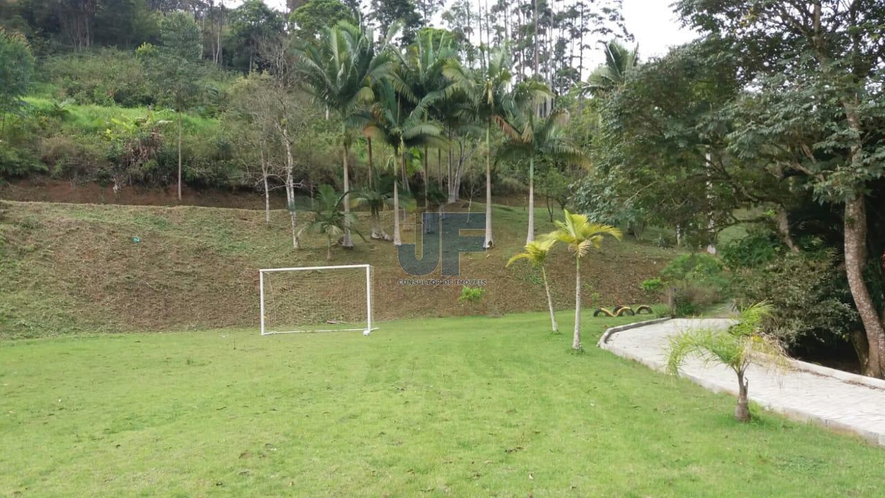 Esse sítio no bairro Limeira, em Brusque/SC, é uma excelente opção.
