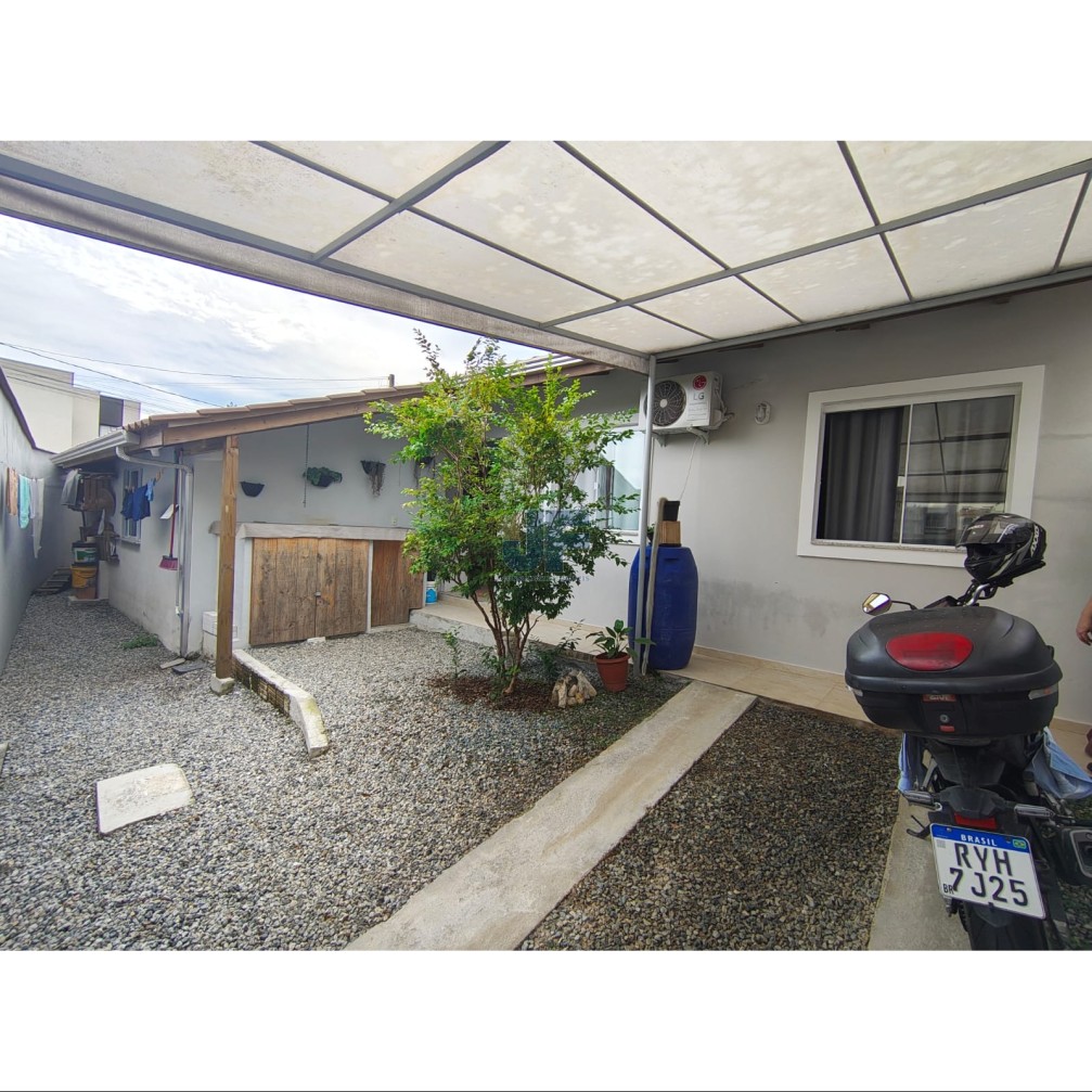 🏡 Casa à venda no Rio do Meio  Camboriú se você busca tranquilidade.
