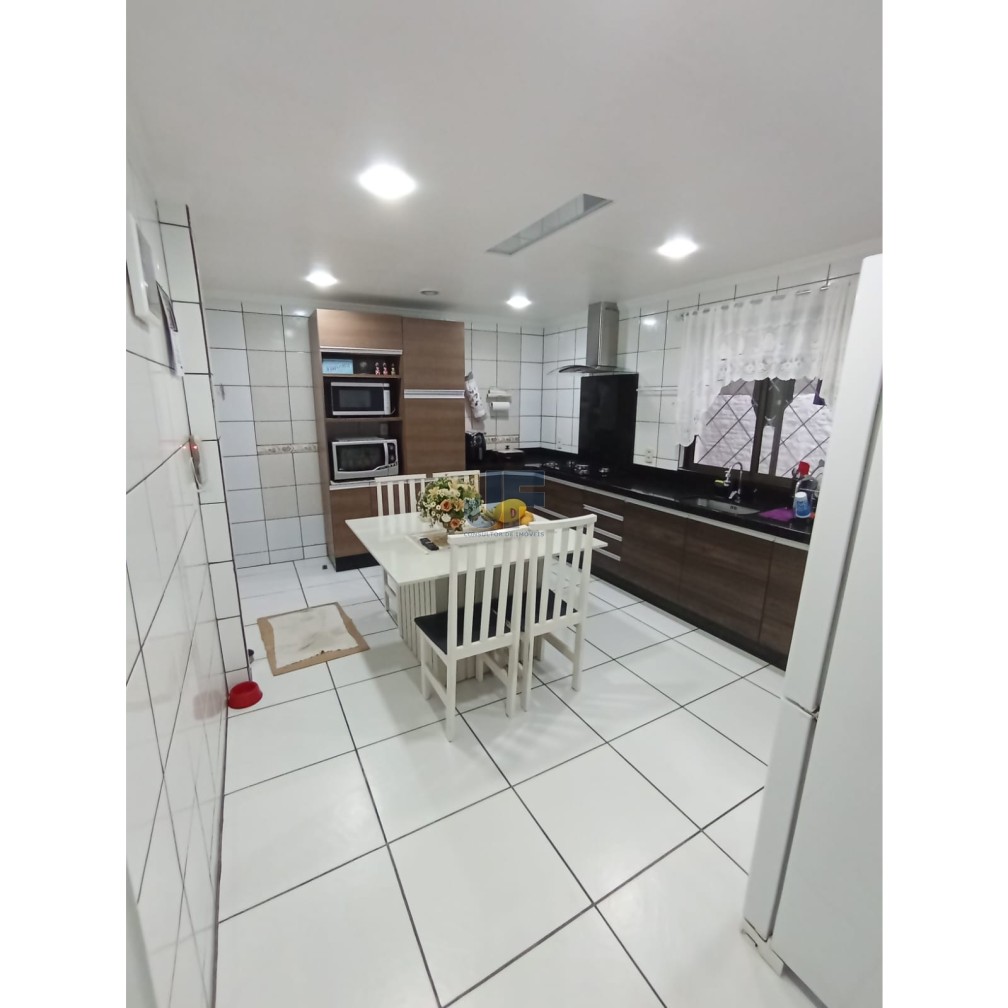 🏡 Sua nova casa espera por você! No bairro Lídia Duarte em Camboriú.
